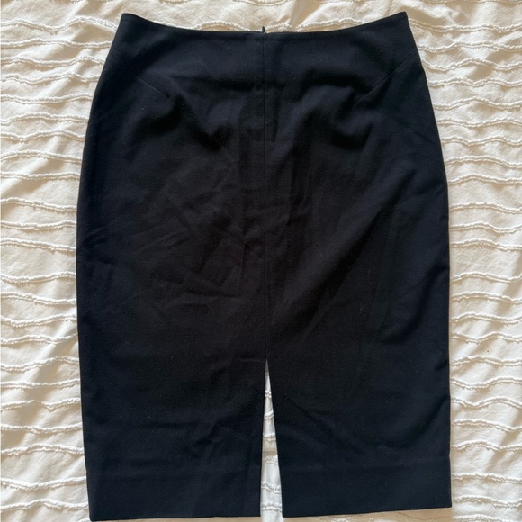 L’AGENCE | Elegant Black Pencil Skirt - 6 - Picture 1 of 5